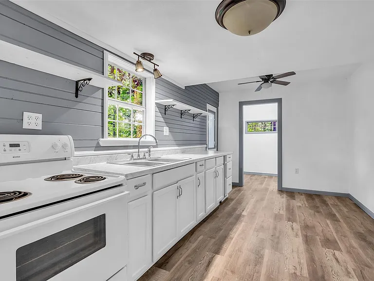 1381 Harrell Rd — Photo 10