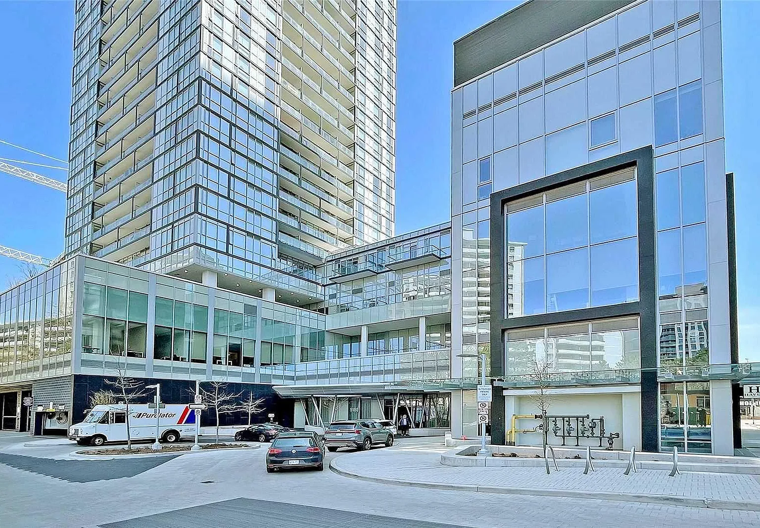 2 bed, 799 sqft, $3,300 — Photo 2