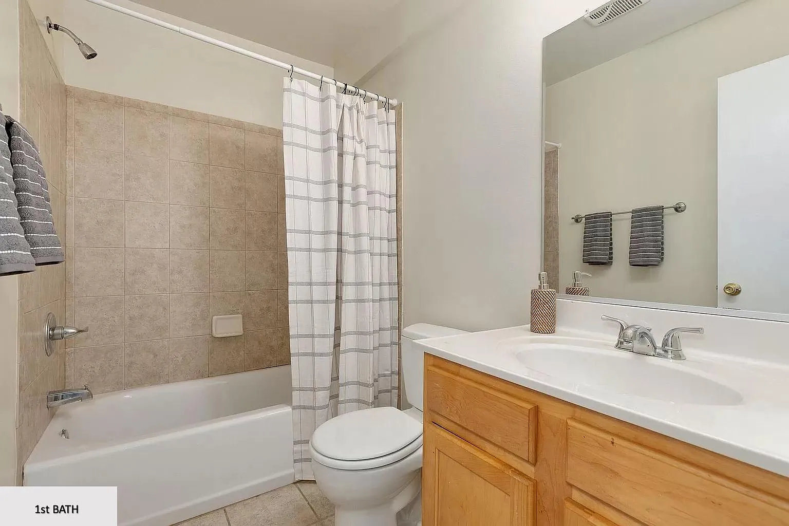 5 bed, 1792 sqft, $850 — Photo 4