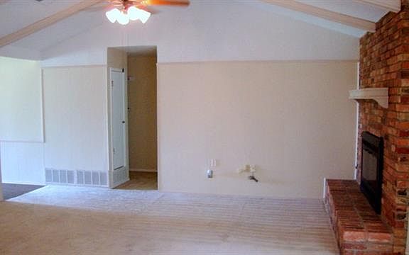 3rd image of 1716 Brooks Dr