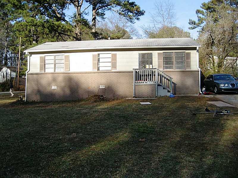 2nd image of 958 Stonewall Dr SE