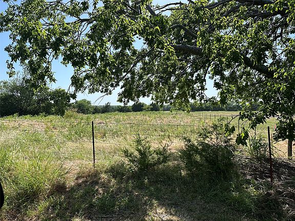 2nd image of 8 Webb Smith Rd
