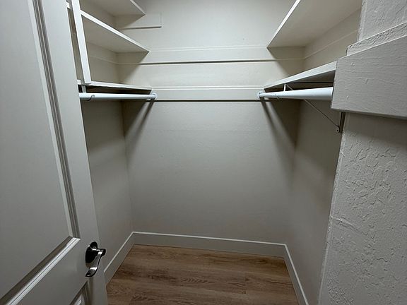 4th image of 936 Sir Francis Drake Blvd APT 401
