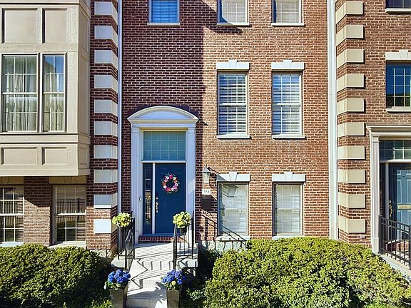 2nd image of 354 E Ohio St