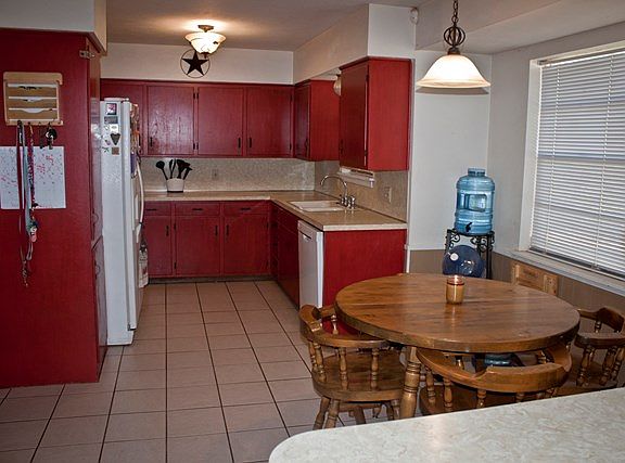 5th image of 3510 W Shandon Ave