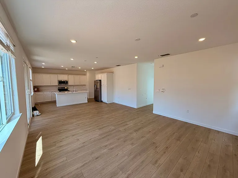 12620 Hereford Ave — Photo 8