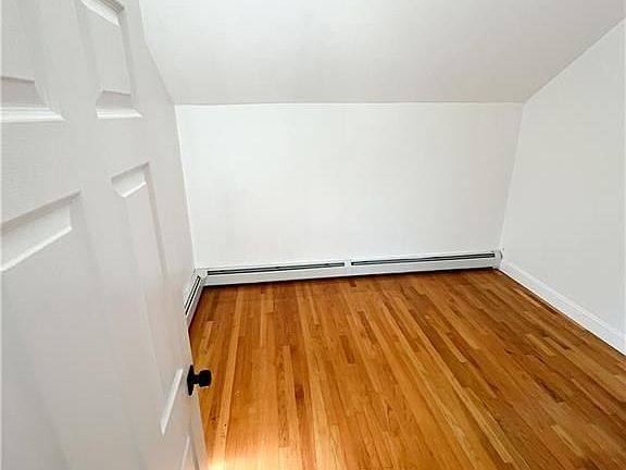 3rd image of 114 Warren Ave