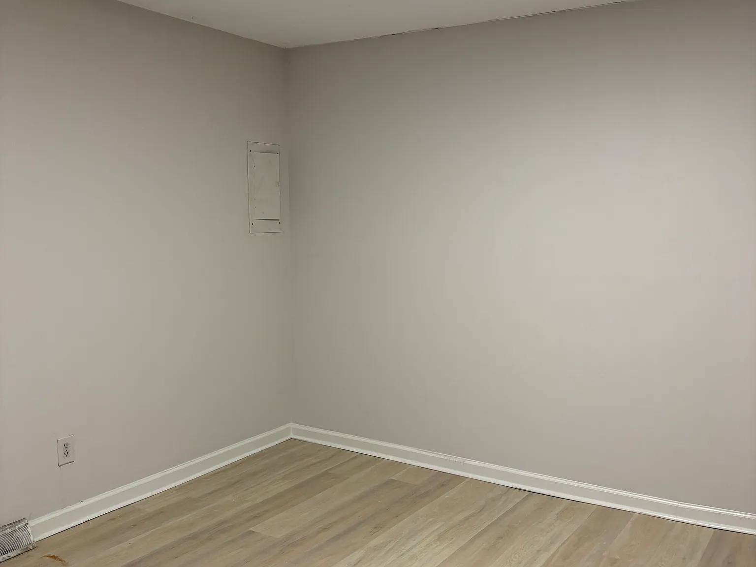 1 bed, 1000 sqft, $1,300 — Photo 4