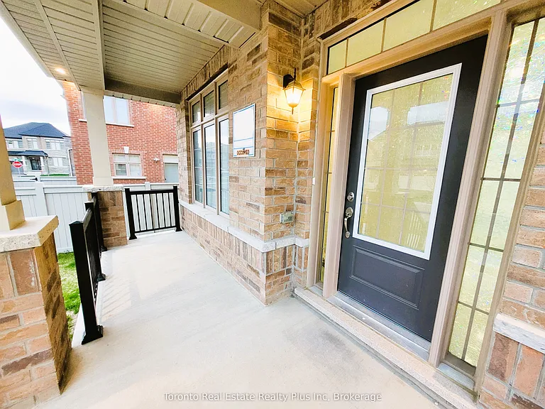 4 Bruce Welch Ave — Photo 4