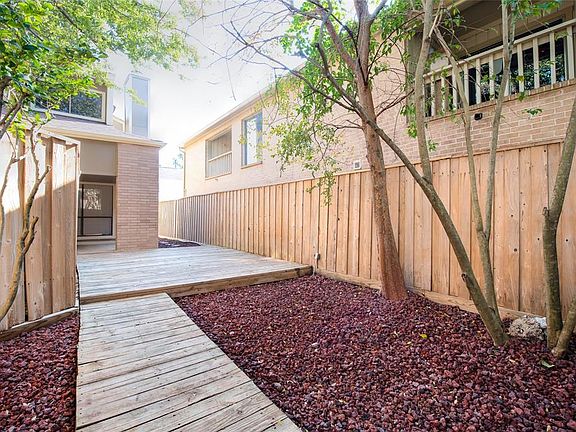 5th image of 1920 Augusta Dr Unit 12