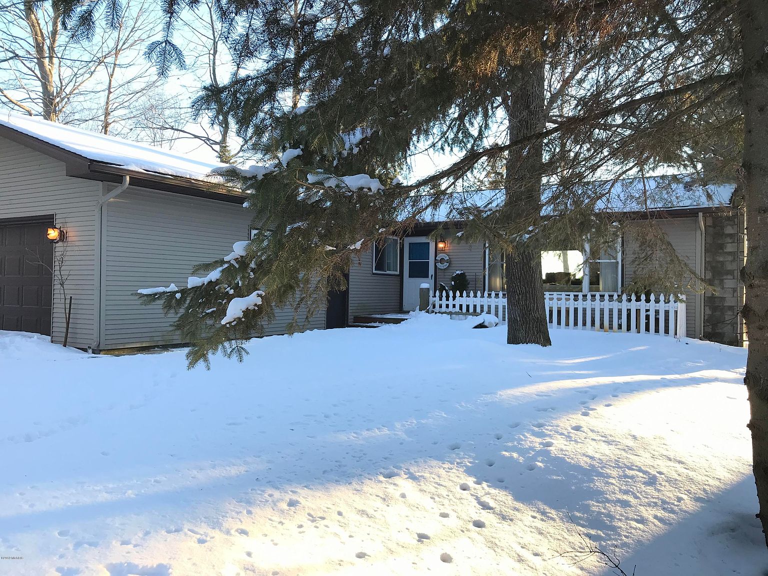 2824 E Booth Rd, Au Gres, MI 48703 Zillow