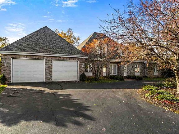 3rd image of 119 Old Orchard Ln