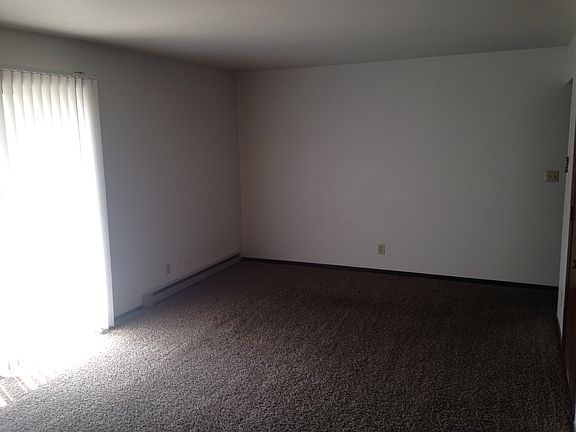 3rd image of 4970 Hampshire Close APT 7