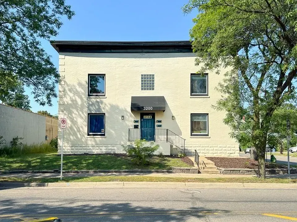 3200 Bloomington Ave #2