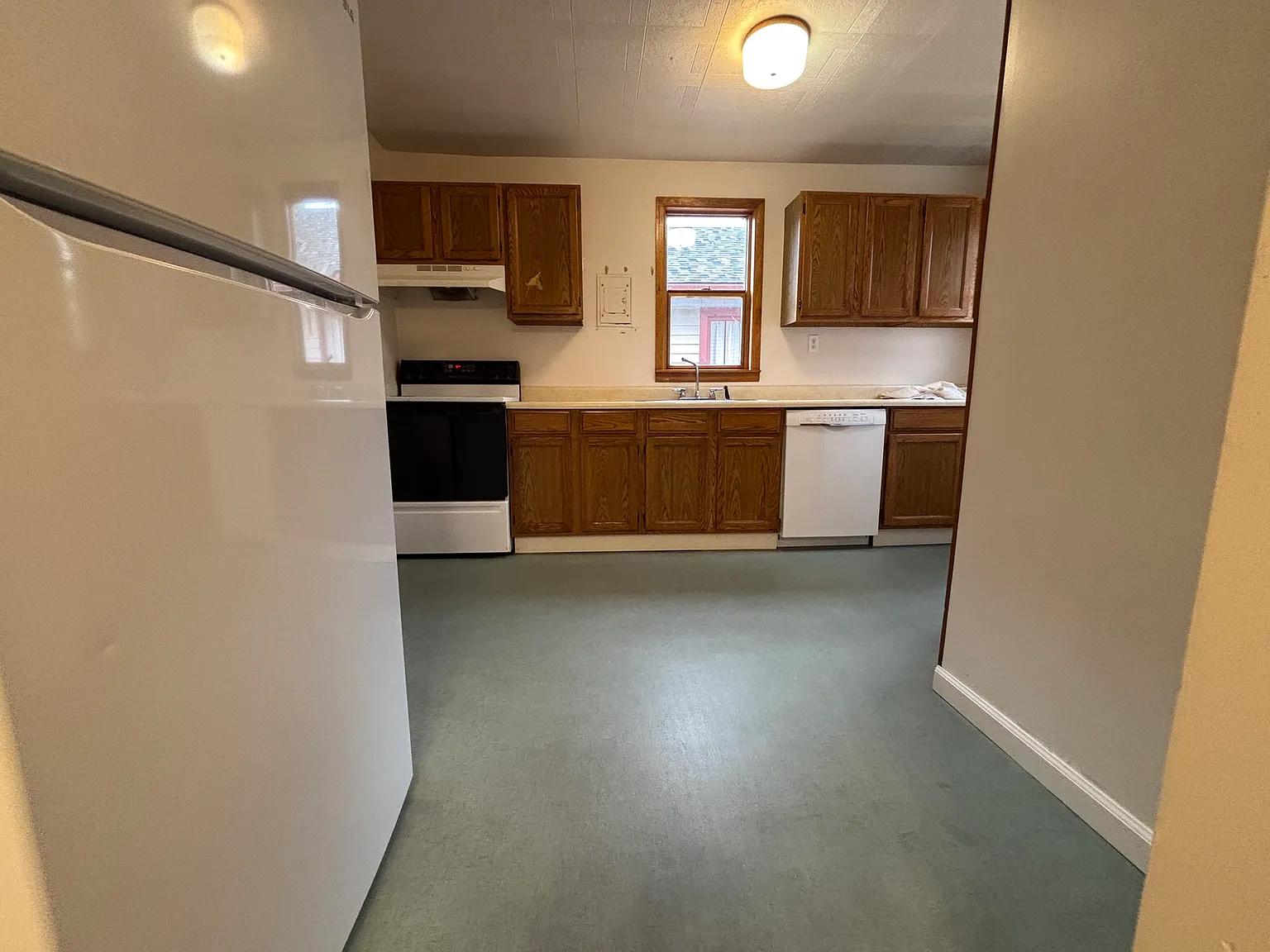 2 bed, 2094 sqft, $1,250 — Photo 4