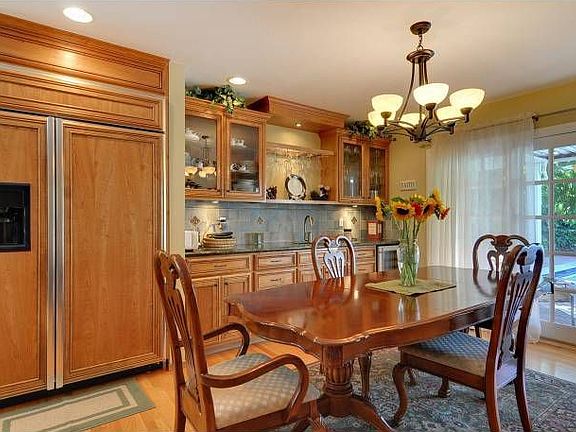 4th image of 2858 Forbes Ave