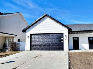 65 Mulberry Loop NE, Minot, ND 58703