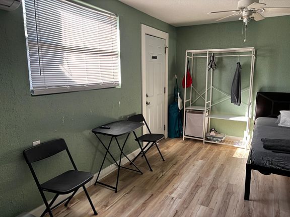 5th image of 4607 Beneva Rd #1