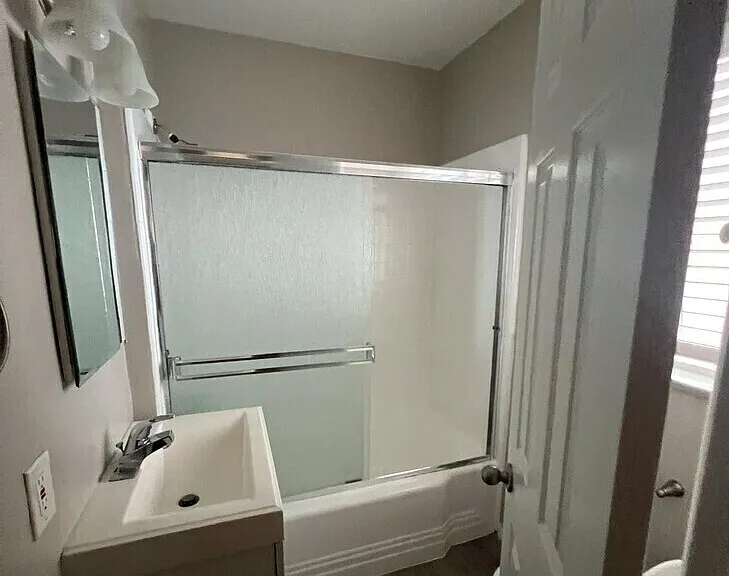 335 S Los Robles Ave #R — Photo 5