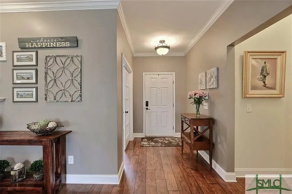 4 bed, 2856 sqft, $2,900 — Photo 2