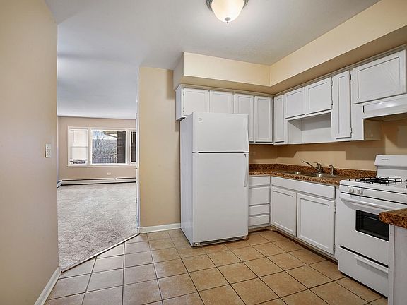 2nd image of 1103 Holiday Ln APT 16