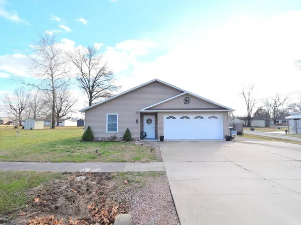 311 W North St, Sesser, IL 62884