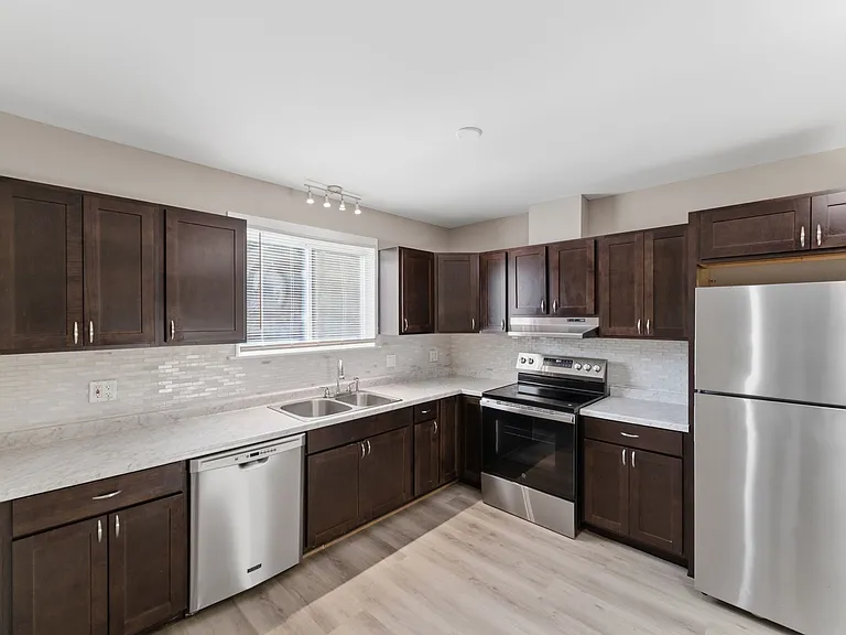 2405 Greenland Ave — Photo 1