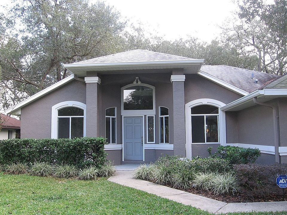 1st image of 325 Sun Oaks Ct