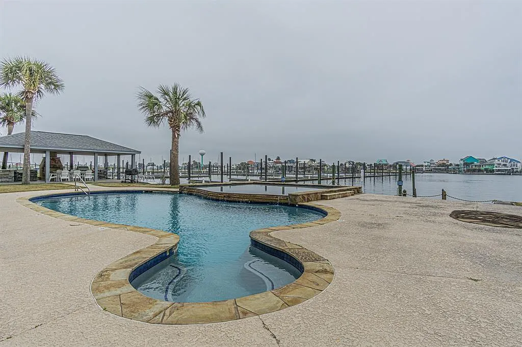 1 bed, 1.0 bath, 588 sqft, $1,700 — Photo 1