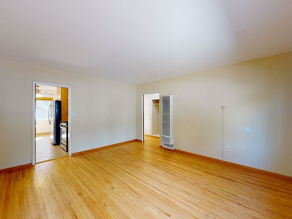 4th image of 908 E Chevy Chase Dr #K