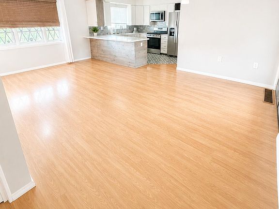 4th image of 2736 W Tulare Avenue