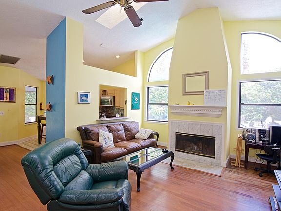 3rd image of 1084 12TH Street N