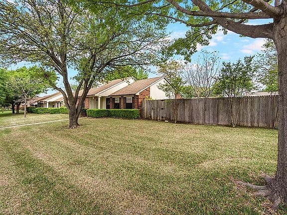 3rd image of 1801 Panola Dr
