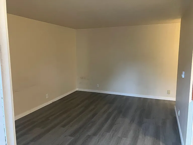 700 NW Market St — Photo 3