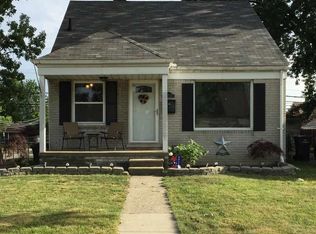 22512 Gaukler St, Saint Clair Shores, MI 48080