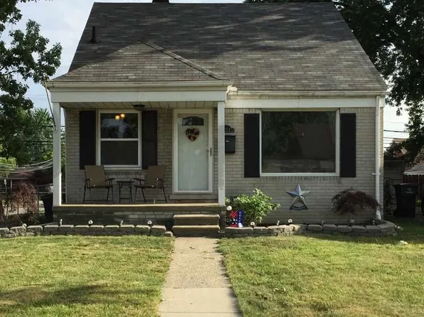 22512 Gaukler St, Saint Clair Shores, MI 48080