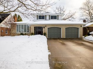 37 Village Green Dr, Saint Catharines, ON L2N 5N9
