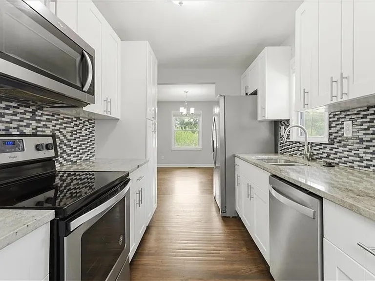 2705 Lincoln Ct NW — Photo 13