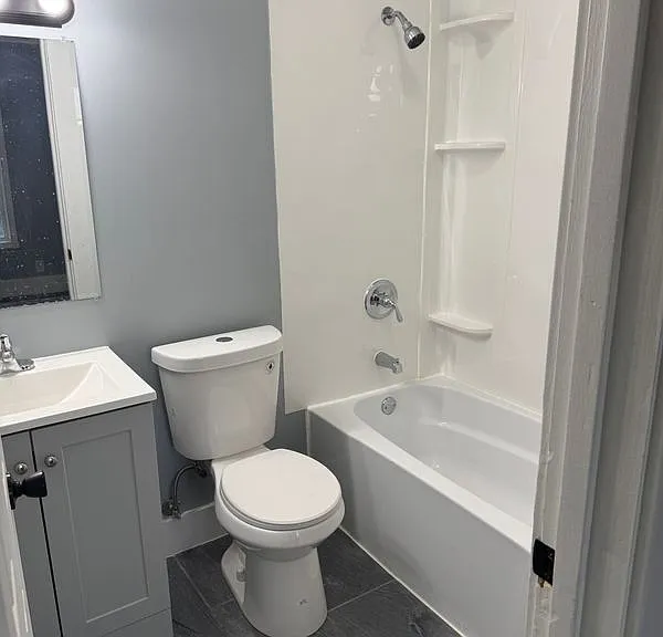 7722 Park Dr — Photo 3