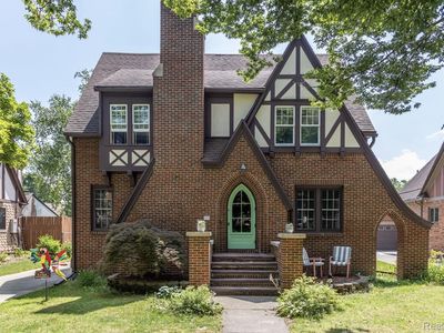 425 Everett Dr, Lansing, MI, 48915