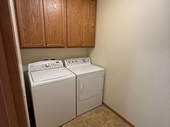 4th image of 15 11th St NE #27