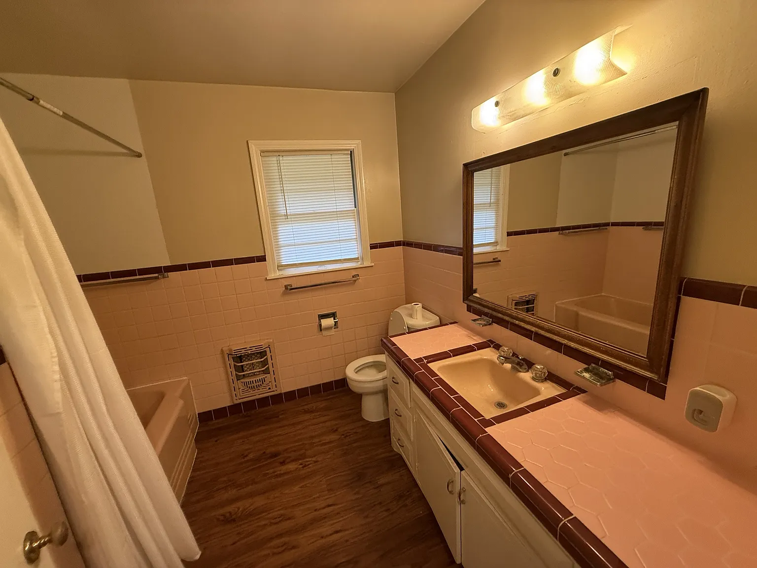 608 West Kings Road - 1 — Photo 4
