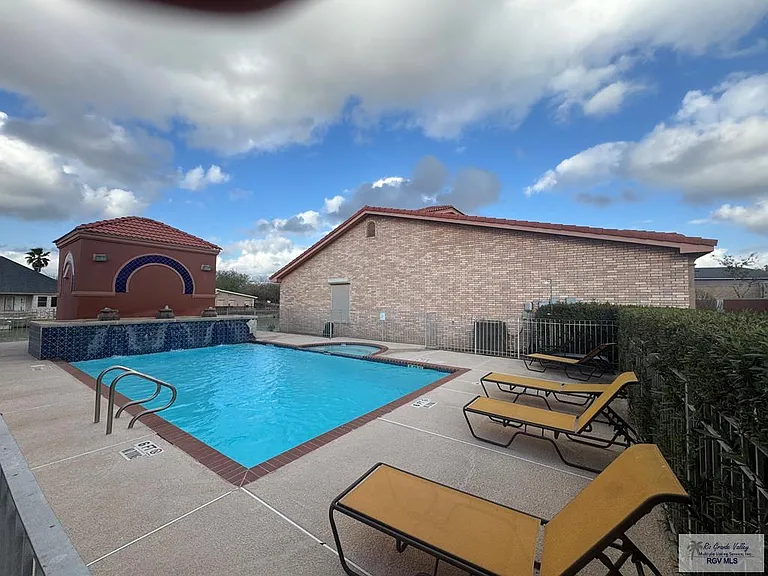 2200 Laredo Rd #10 — Photo 21
