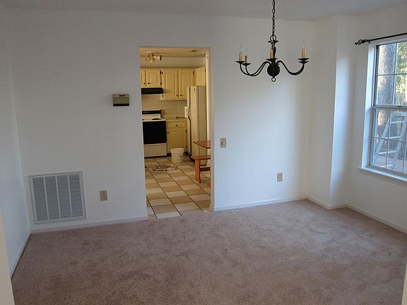 4th image of 1025 Belvoir Ln