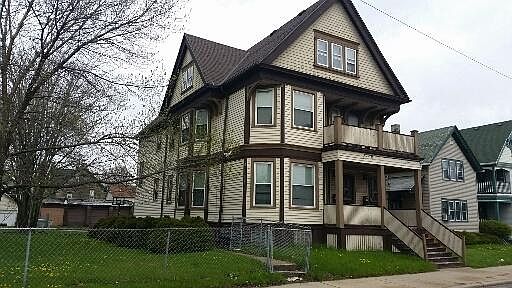 1st image of 2427 N Teutonia Ave