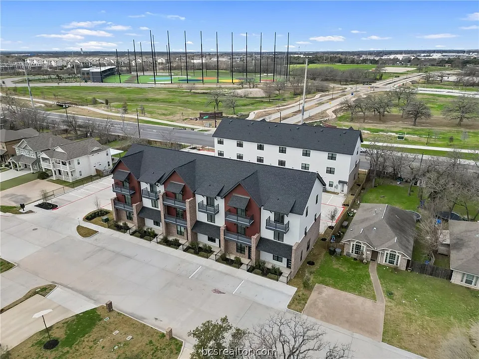 310 Fairway Dr #113