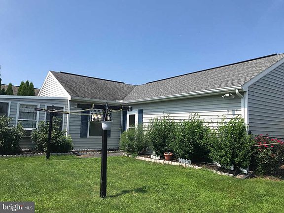 3rd image of 329 Eisenhower Dr