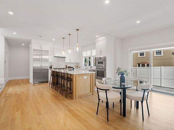 3rd image of 265 Weston Rd