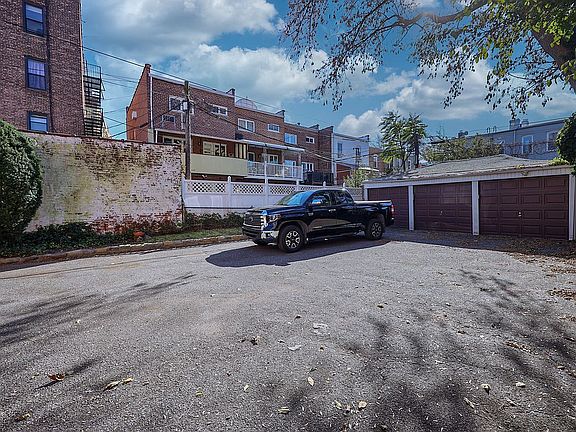 5th image of 578 Ovington Ave