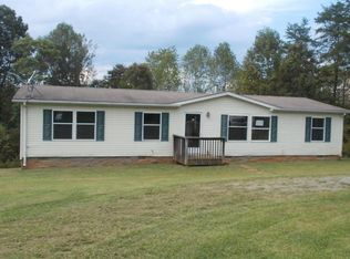 325 Brooks Ln, Glade Hill, VA 24092